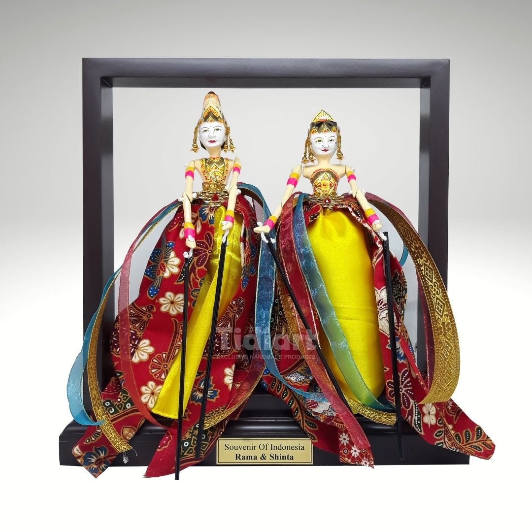 Souvenir Wayang Golek Eksklusif Frame Mahoni