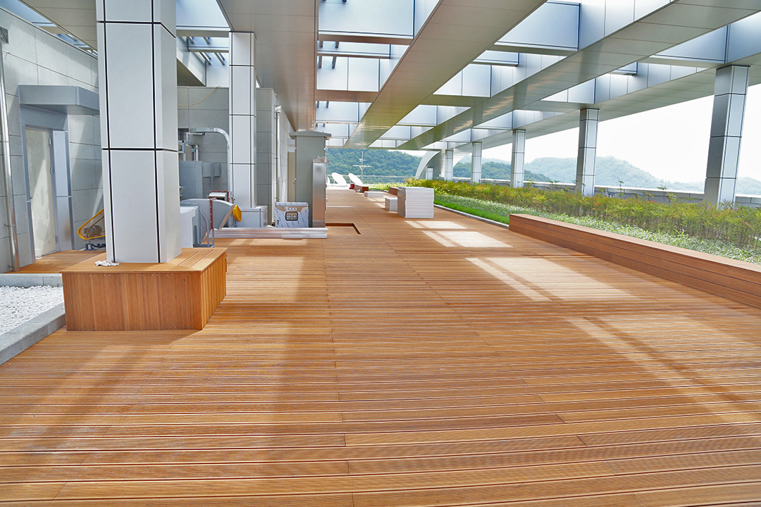 Bothbest Moso Parquet Flooring: Traditional Looks with Modern Materials