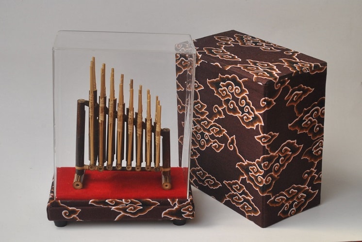 Miniatur Angklung eksklusif Tutup Acrilic