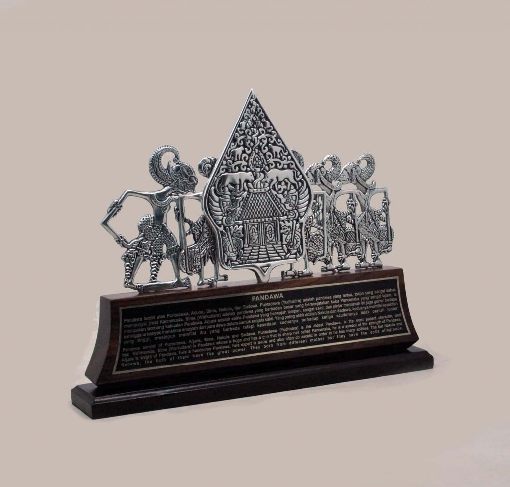 Souvenir Premium Wayang Gunungan Pandawa 5 Logam Stage Kayu