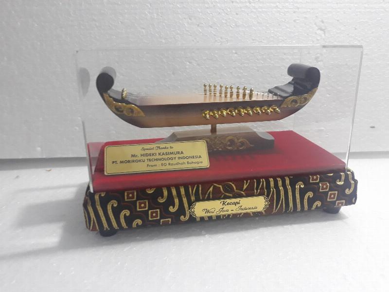 Miniatur Kecapi Eksklusif Khas Jawa Barat