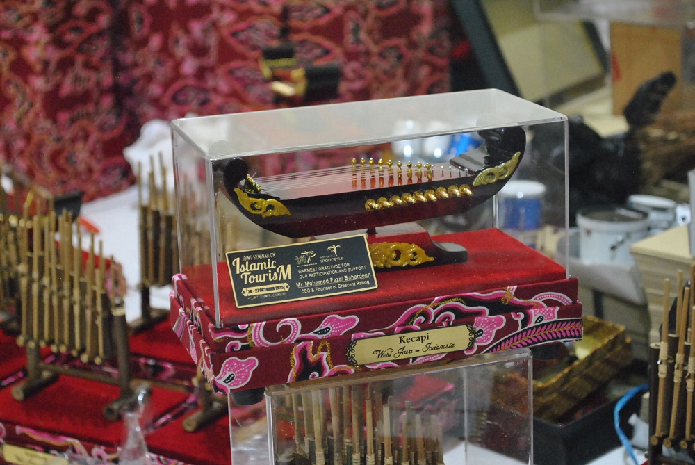 Miniatur Kecapi Eksklusif Khas Jawa Barat