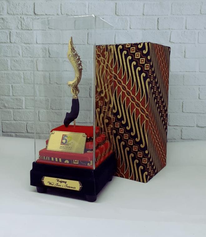 Miniatur Kujang Eksklusif Tutup Acrilic