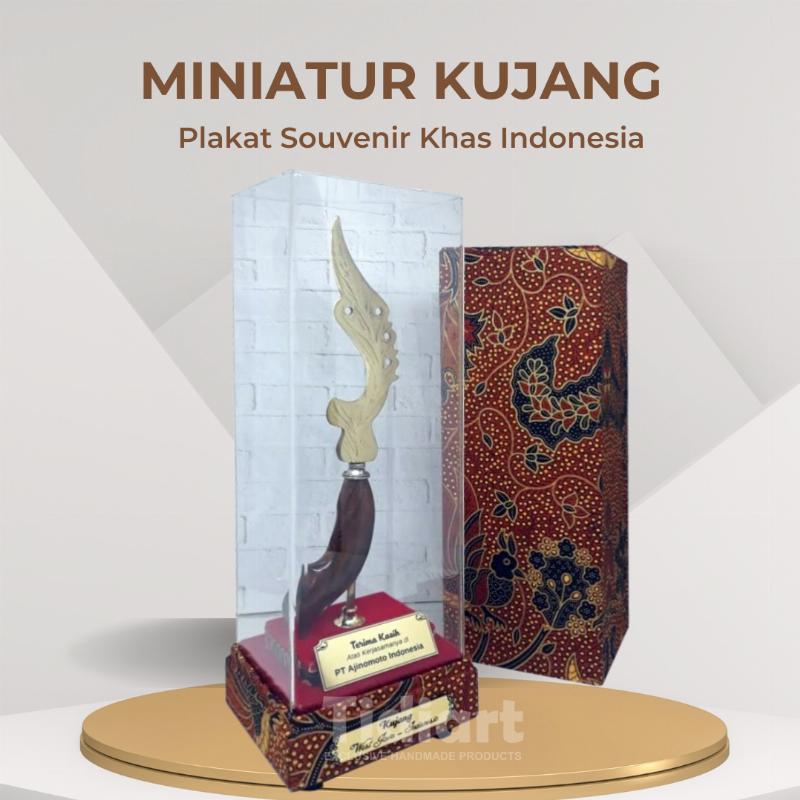 Miniatur Kujang Eksklusif tutup acrilic ukuran jumbo (Bahan kuningan T. 38 cm)